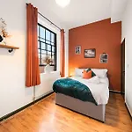 Spacious Birmingham City Apartment