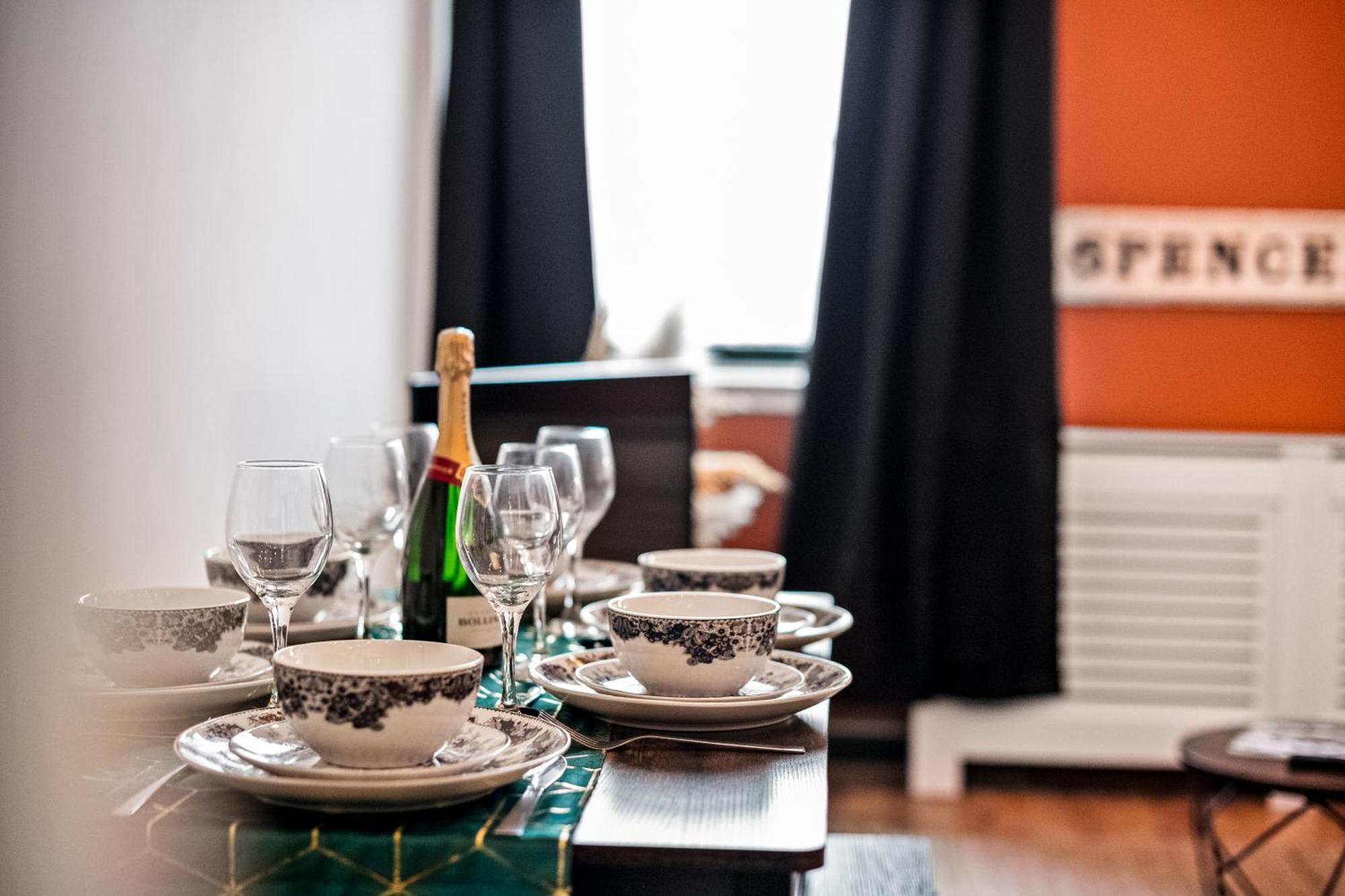 Spacious Apartment *